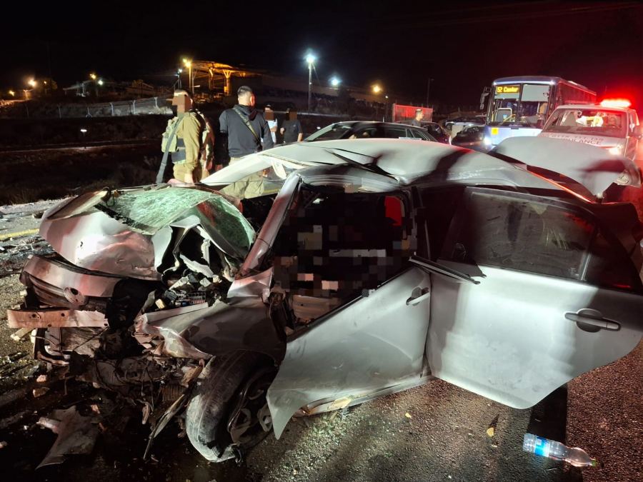 مصرع رجل وإصابة خمسة آخرين بينهم طفل وامرأة بحالة خطيرة في حادث سير مروّع بالنقب